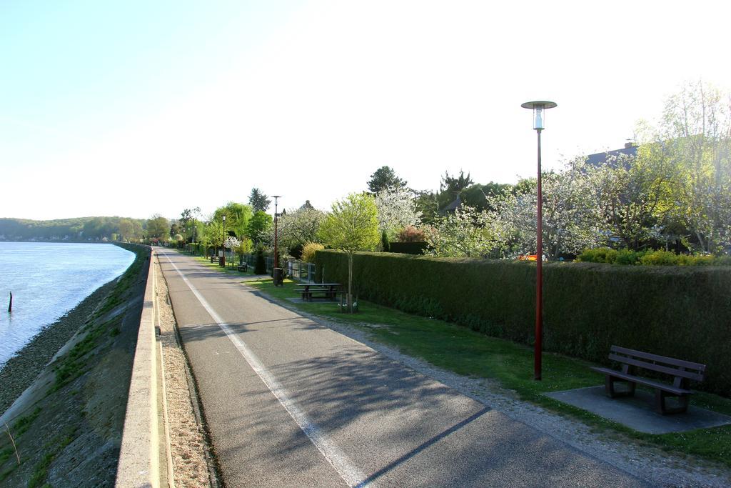 En Bord De Seine Acomodação com café da manhã Duclair Exterior foto